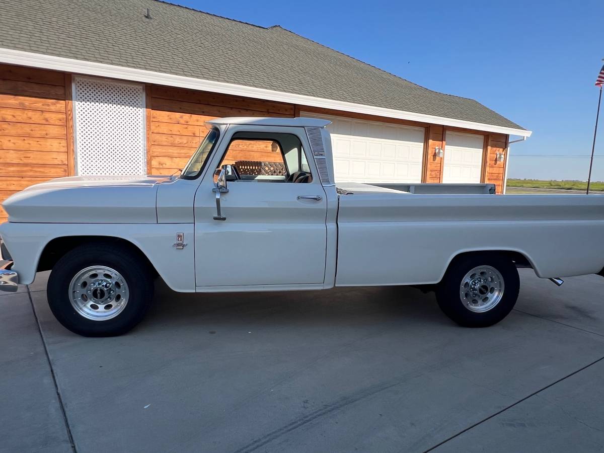 Chevy-c-20-1964-white-9