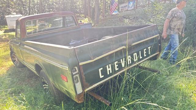 Chevy-c-20-lomg-bed-1972-green-2