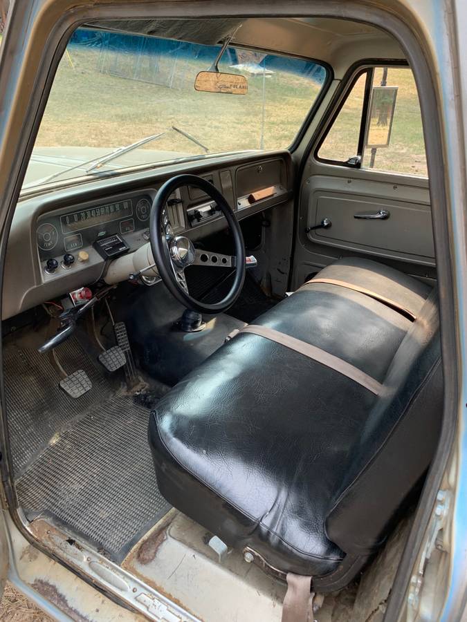 Chevy-c-20-truck-1966-grey-10