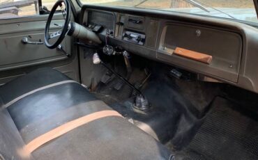 Chevy-c-20-truck-1966-grey-11
