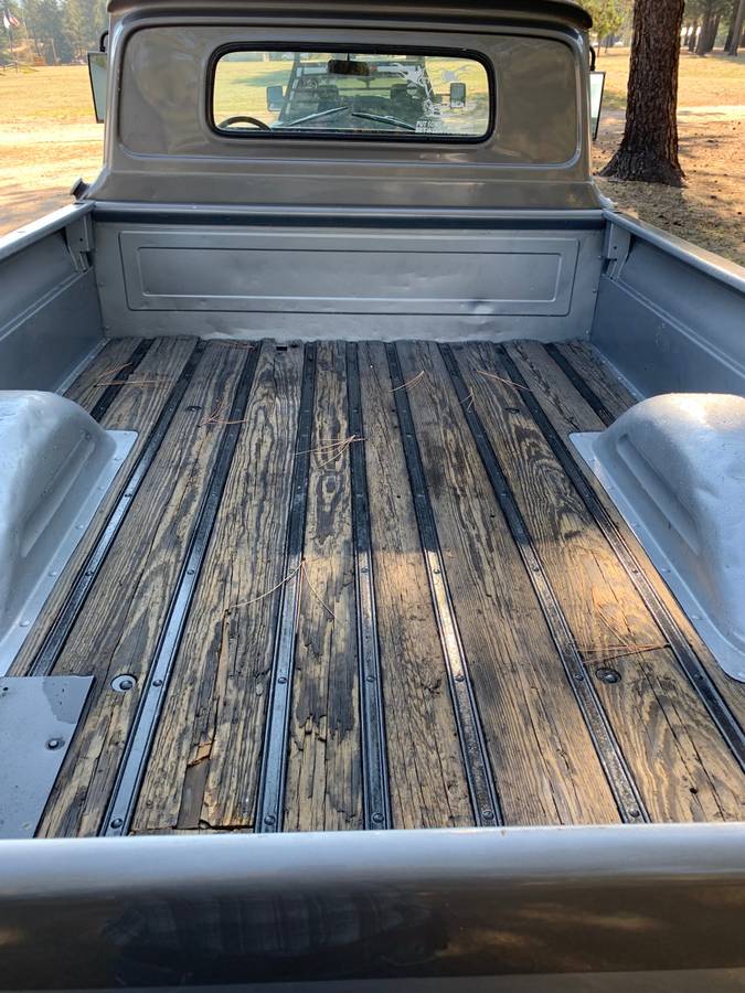 Chevy-c-20-truck-1966-grey-13