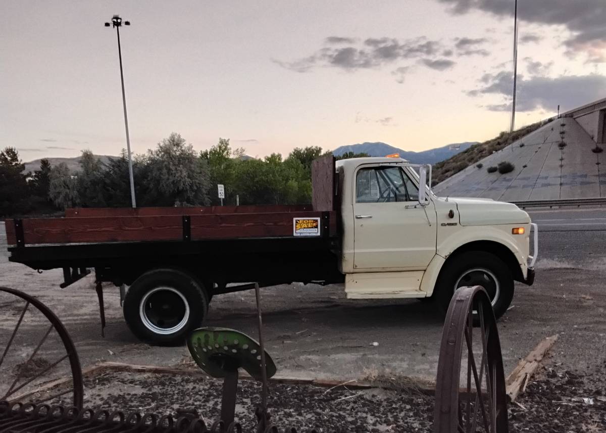 Chevy-c-50-1971-yellow-3