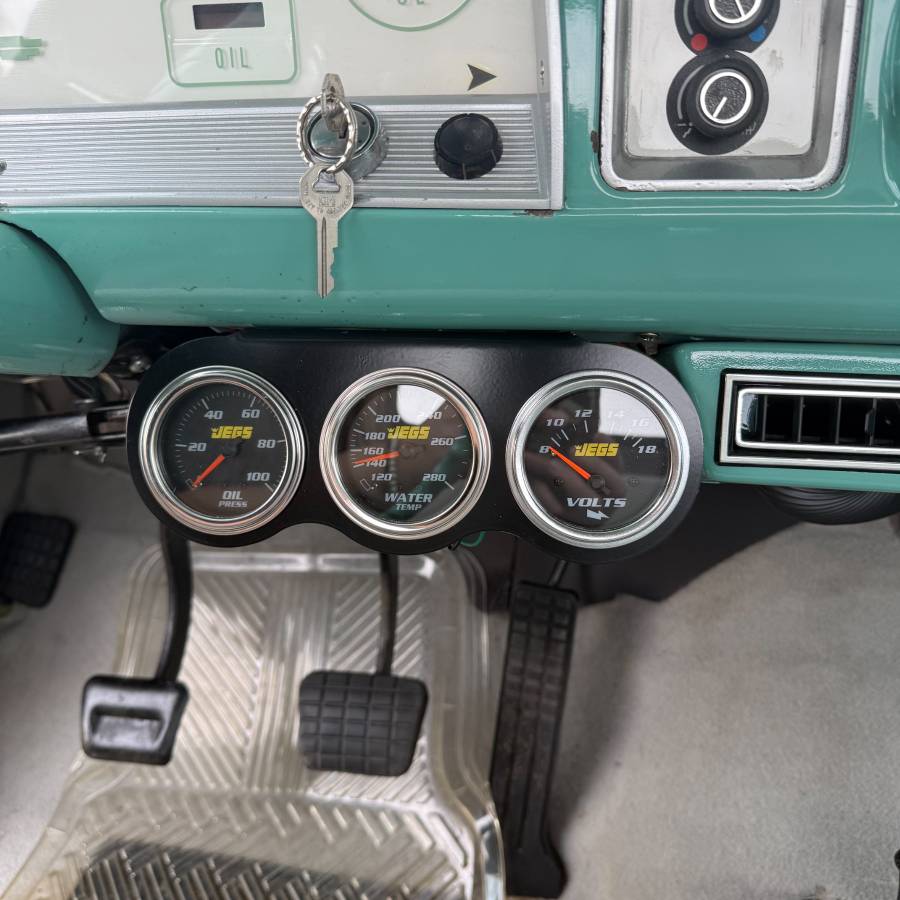 Chevy-c10-1966-green-9