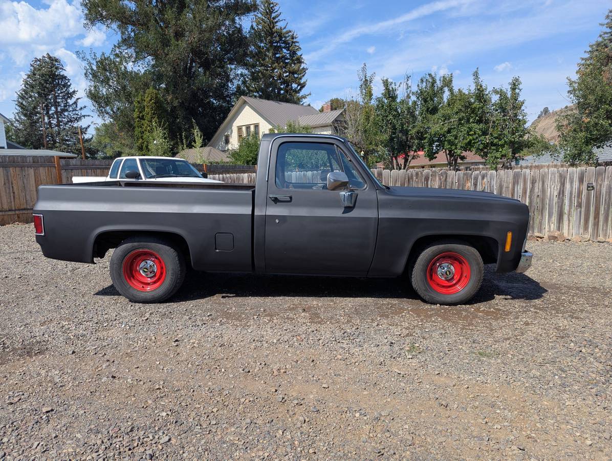 Chevy-c10-1979-black-3