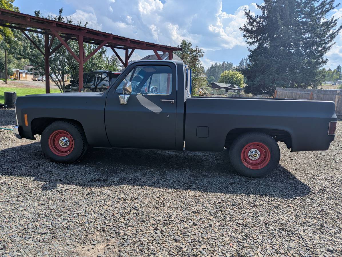 Chevy-c10-1979-black-4
