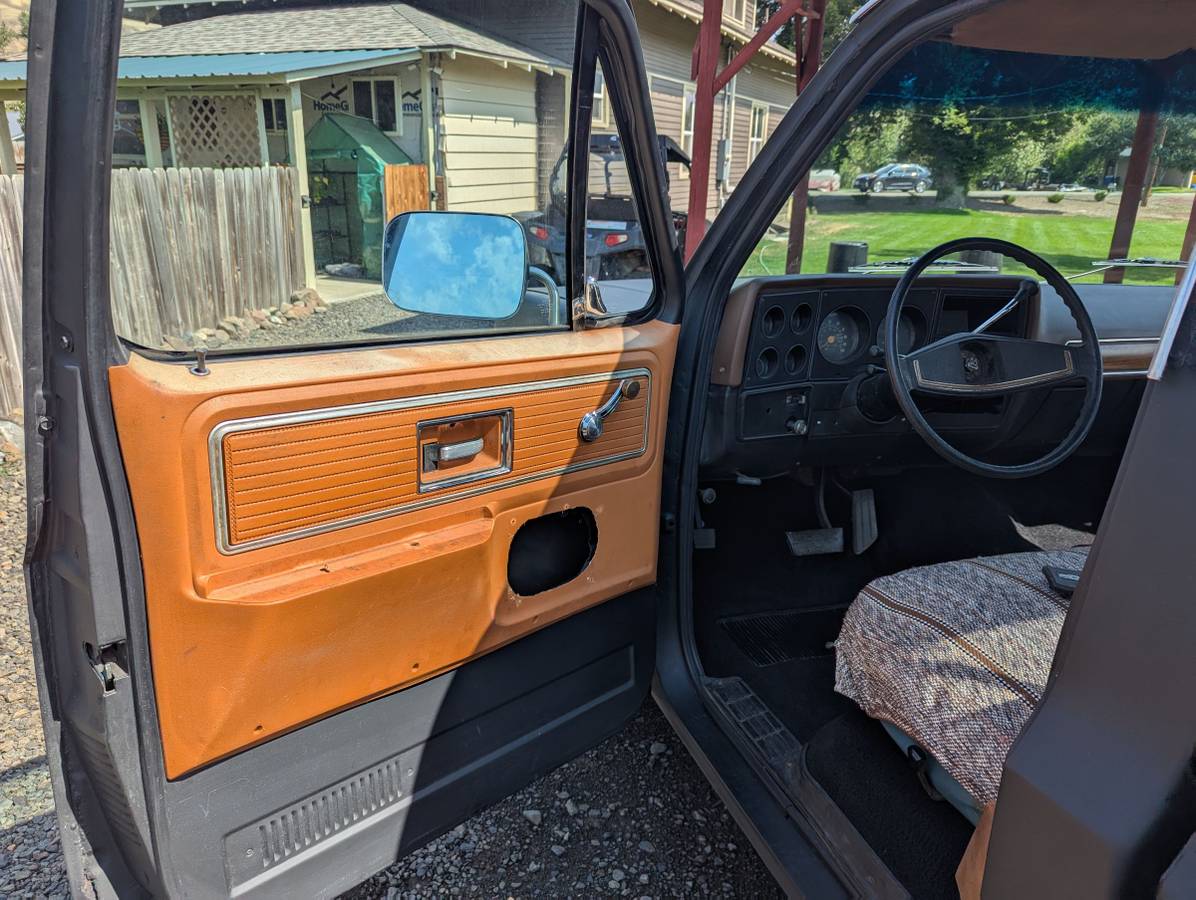 Chevy-c10-1979-black-7