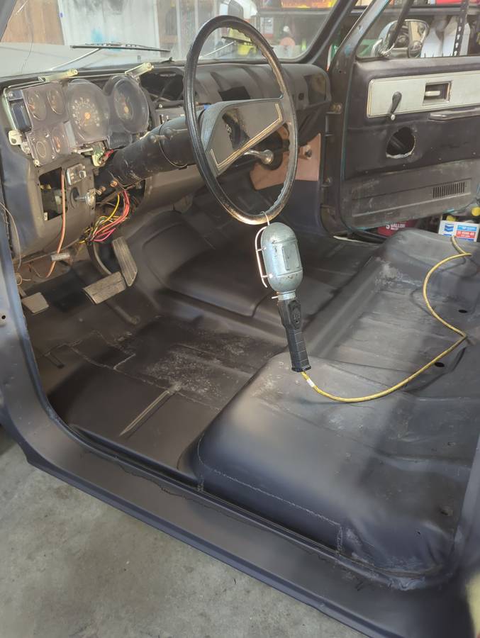 Chevy-c10-1979-black-9