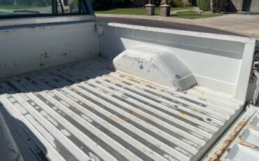 Chevy-c10-1981-white-7