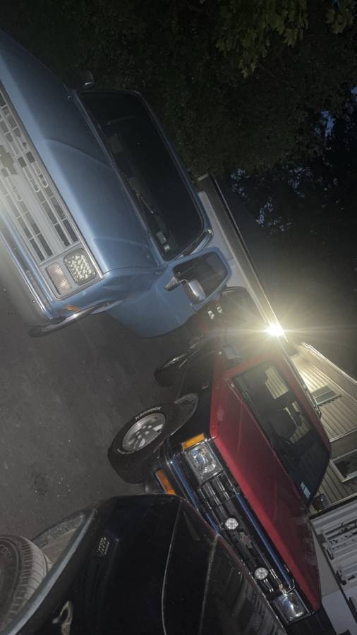 Chevy-c10-1986-blue-2