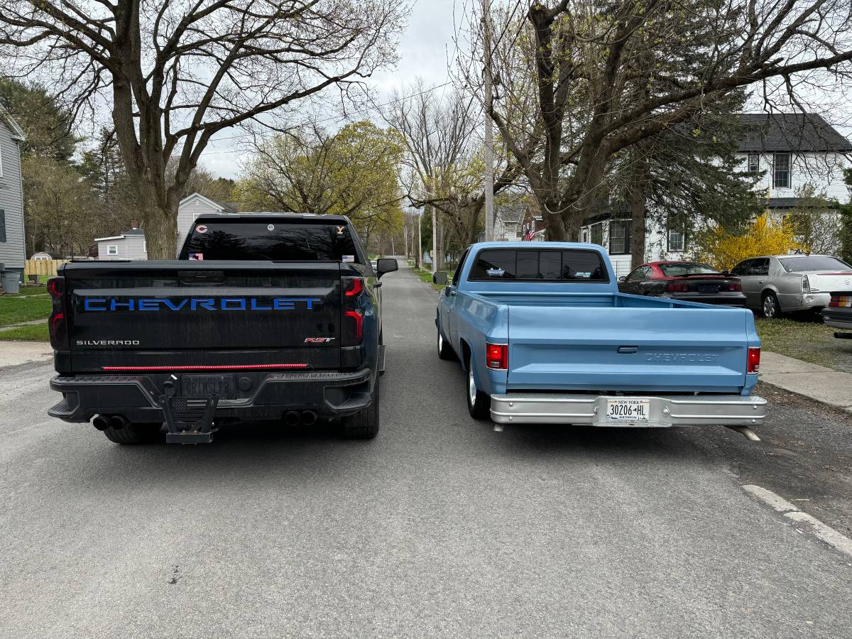 Chevy-c10-1986-blue-4