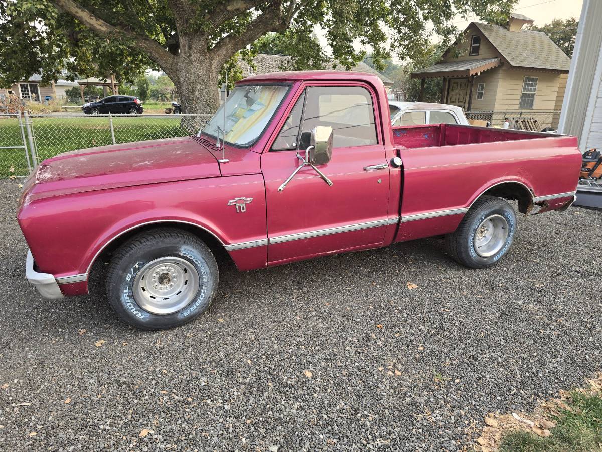 Chevy-c10-half-ton-1967-custom-21