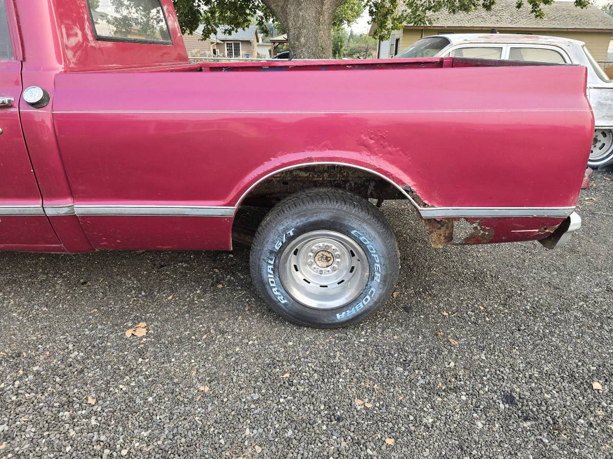 Chevy-c10-shortbed-1967-custom-4