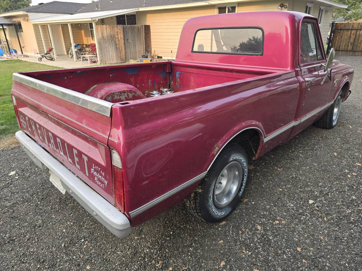 Chevy-c10-shortbox-1967-custom-10