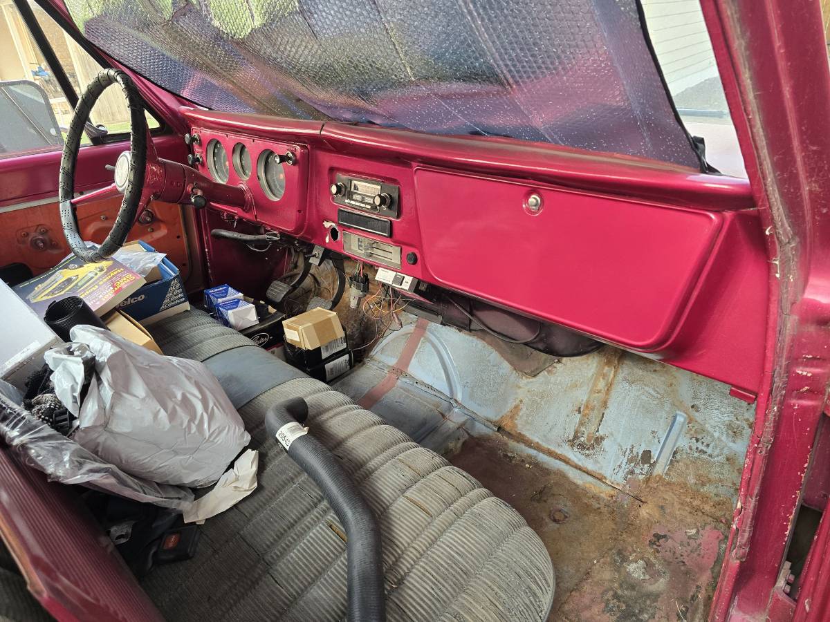 Chevy-c10-shortbox-1967-custom-17