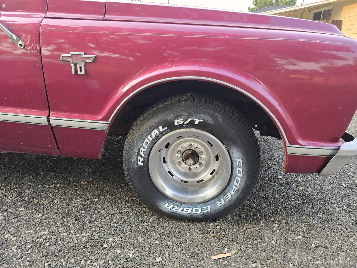 Chevy-c10-shortbox-1967-custom-18
