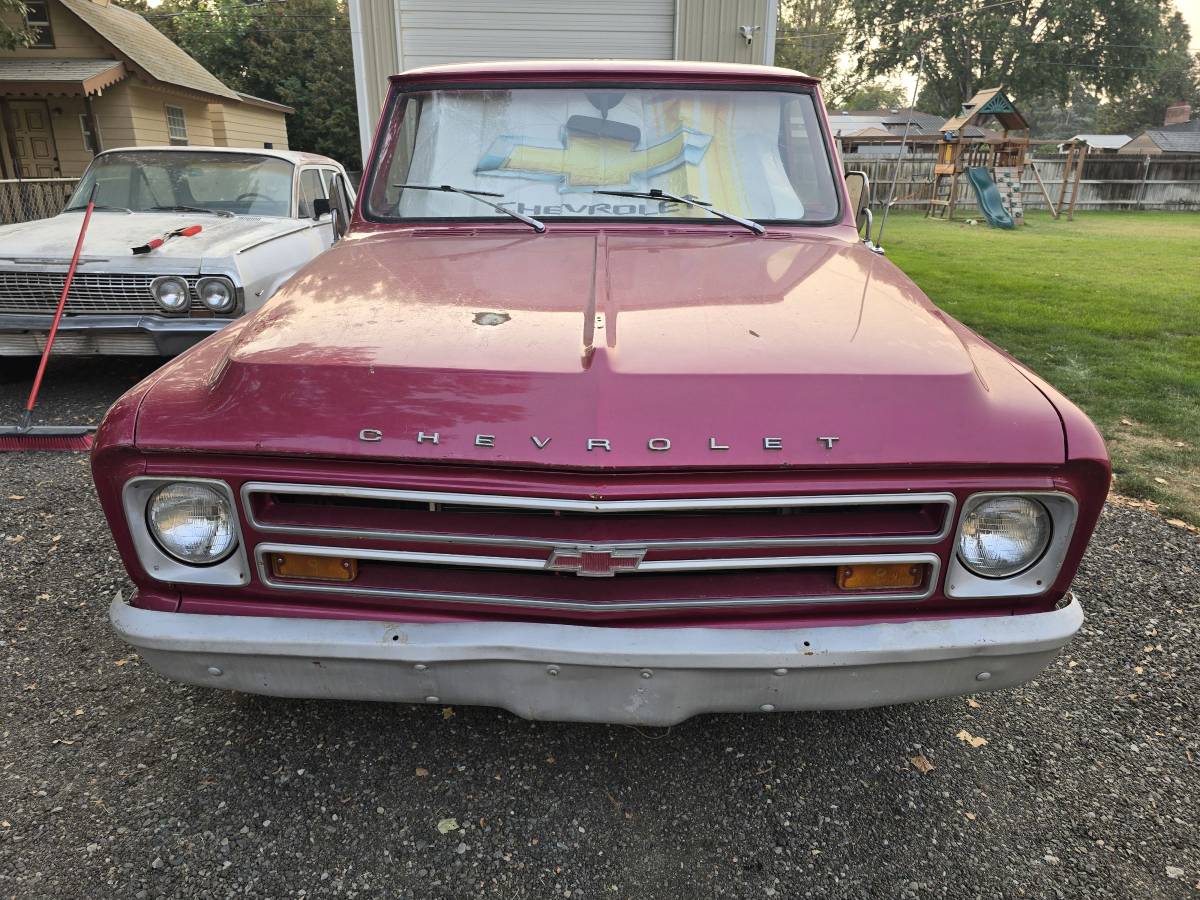 Chevy-c10-shortbox-1967-custom-21