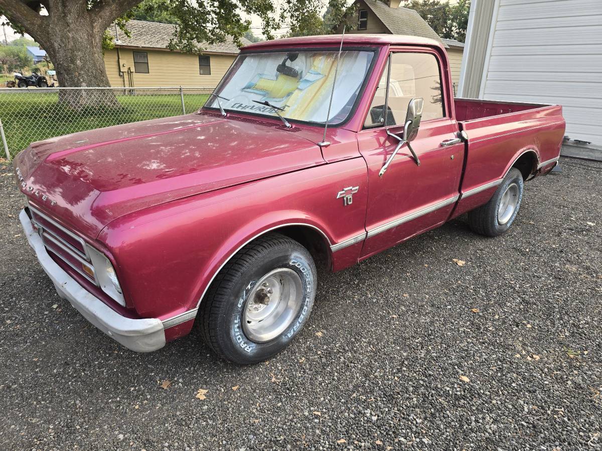 Chevy-c10-shortbox-1967-custom-22