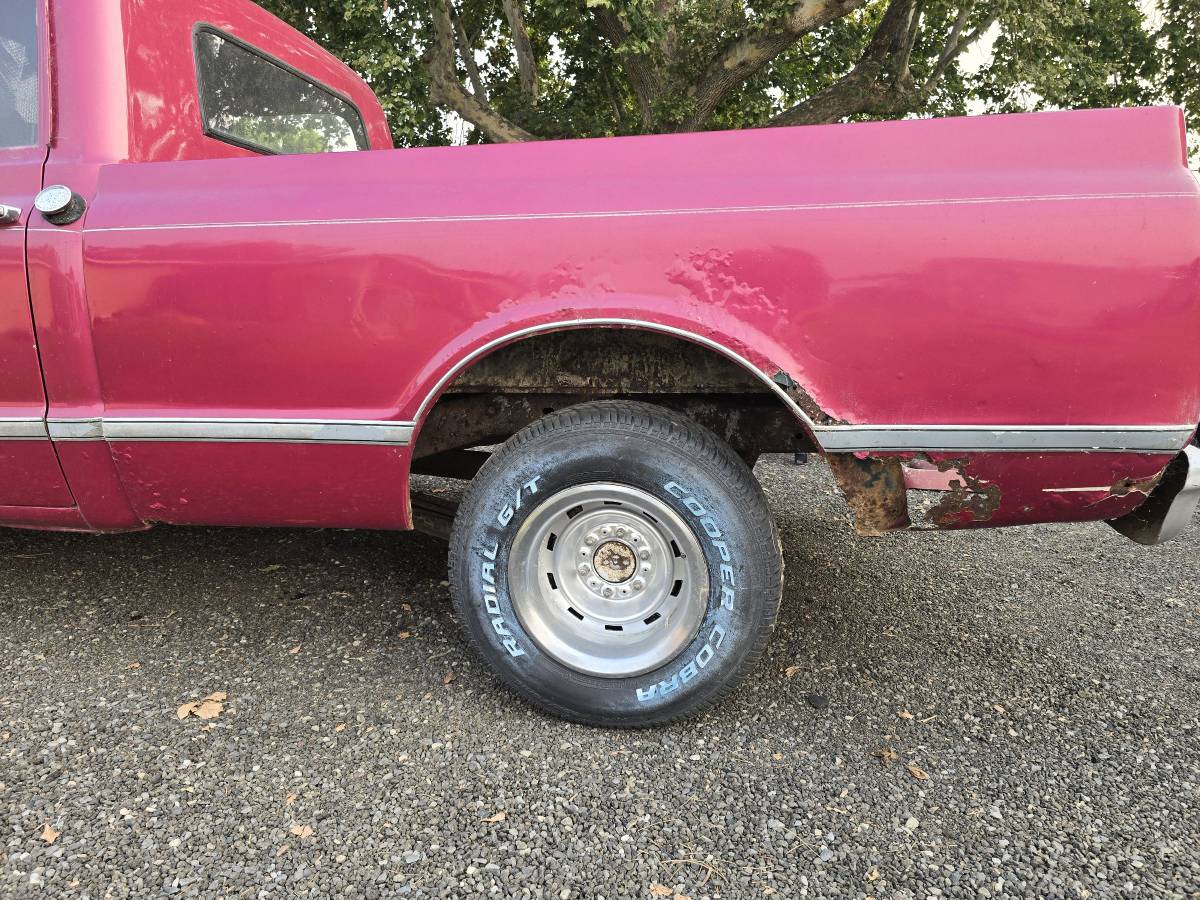Chevy-c10-shortbox-1967-custom-5