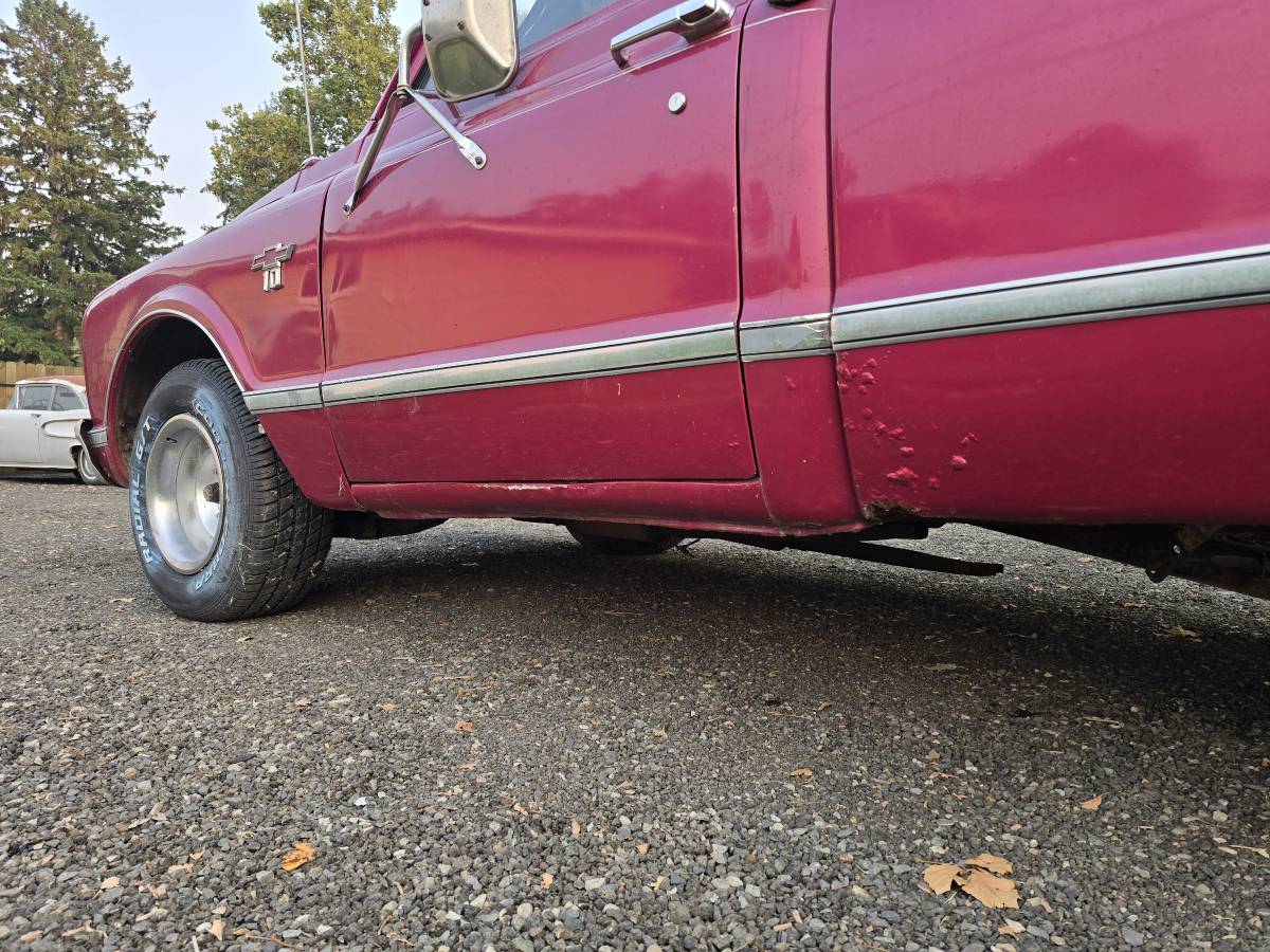 Chevy-c10-shortbox-1967-custom-6