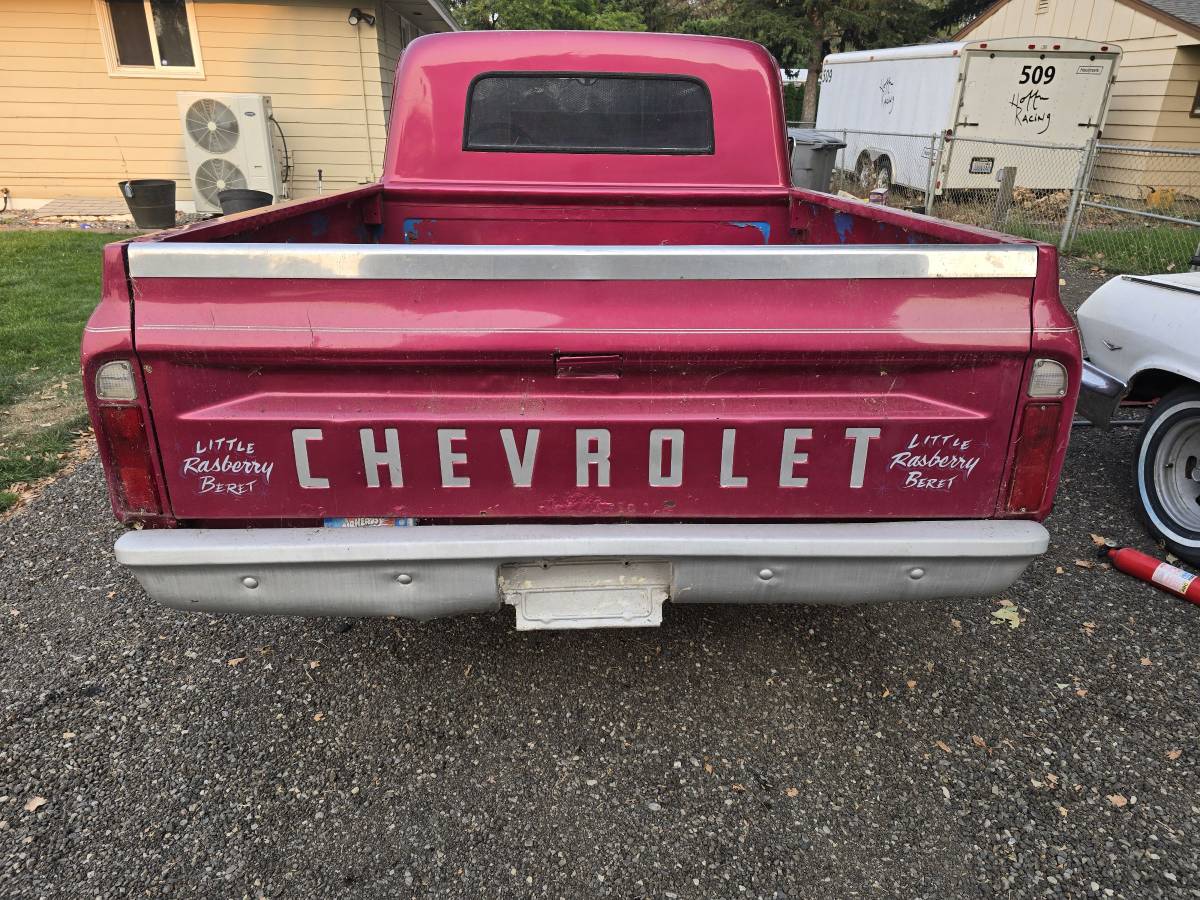 Chevy-c10-shortbox-1967-custom-9
