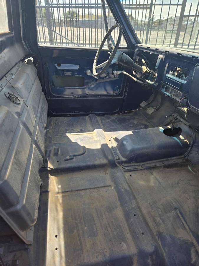 Chevy-c10-truck-1967-grey-15