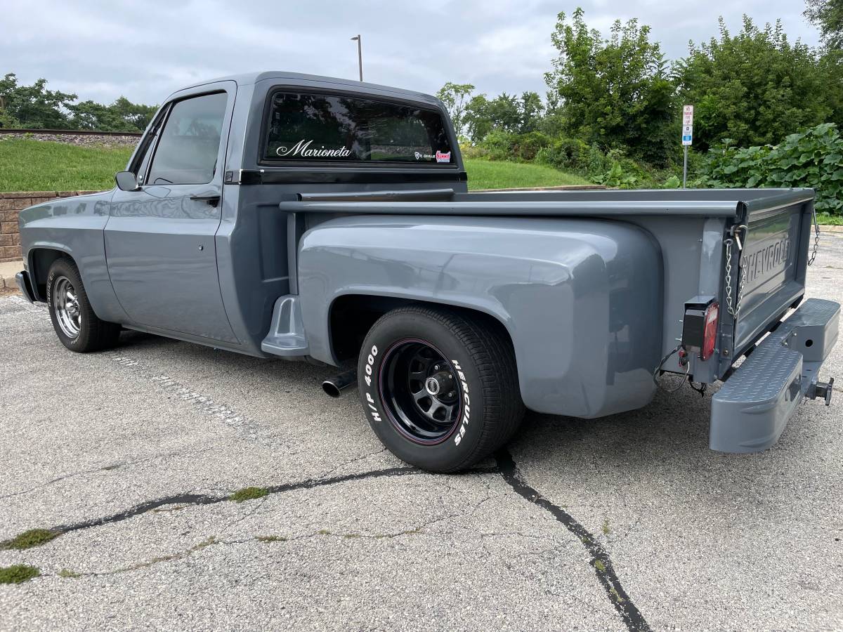 Chevy-c10-truck-1983-grey-4