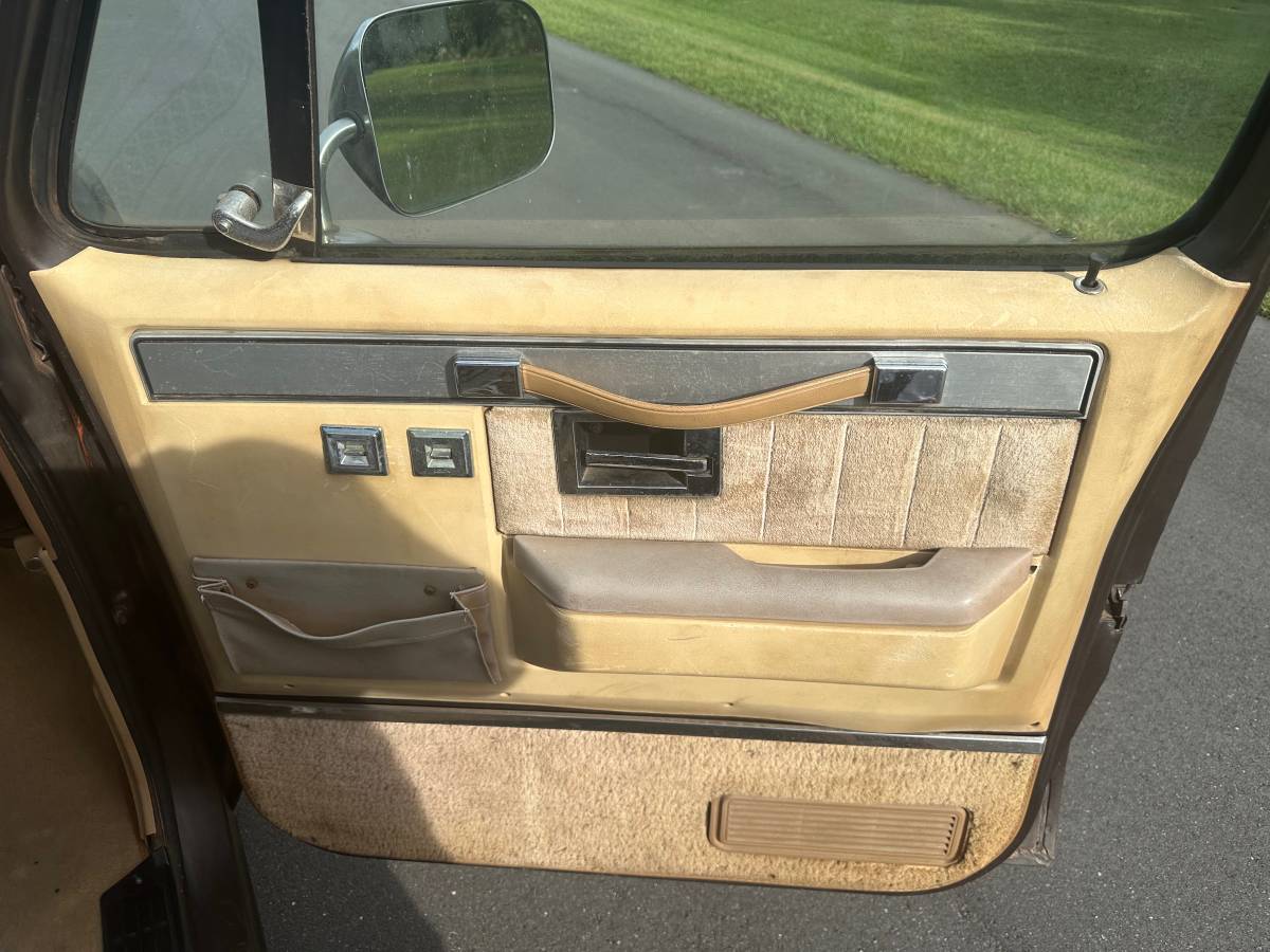 Chevy-c10-truck-1985-13