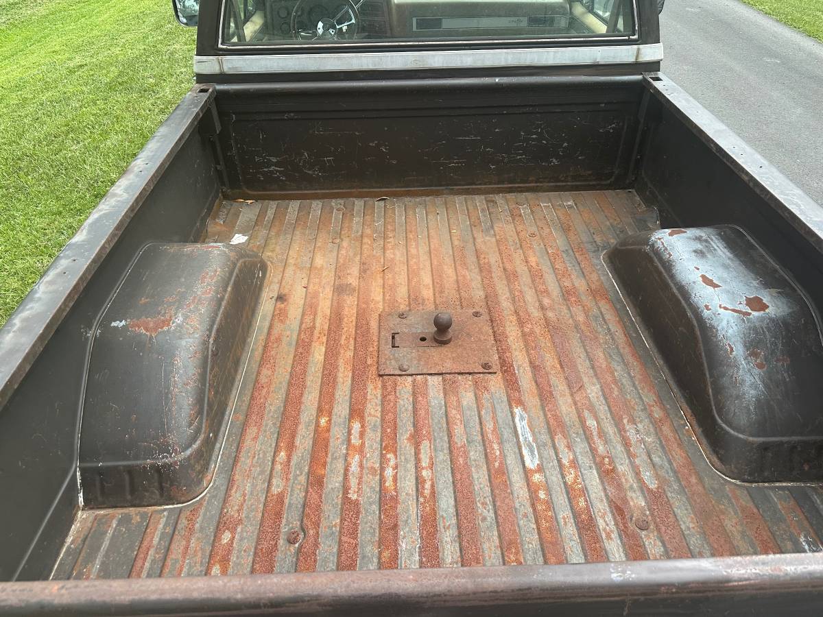 Chevy-c10-truck-1985-16