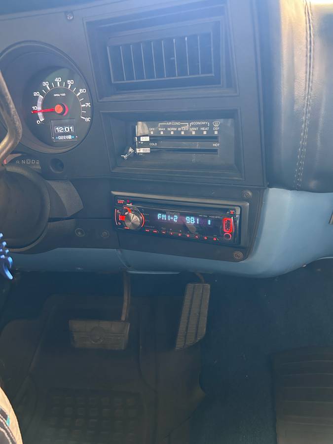 Chevy-c10-truck-1987-grey-12