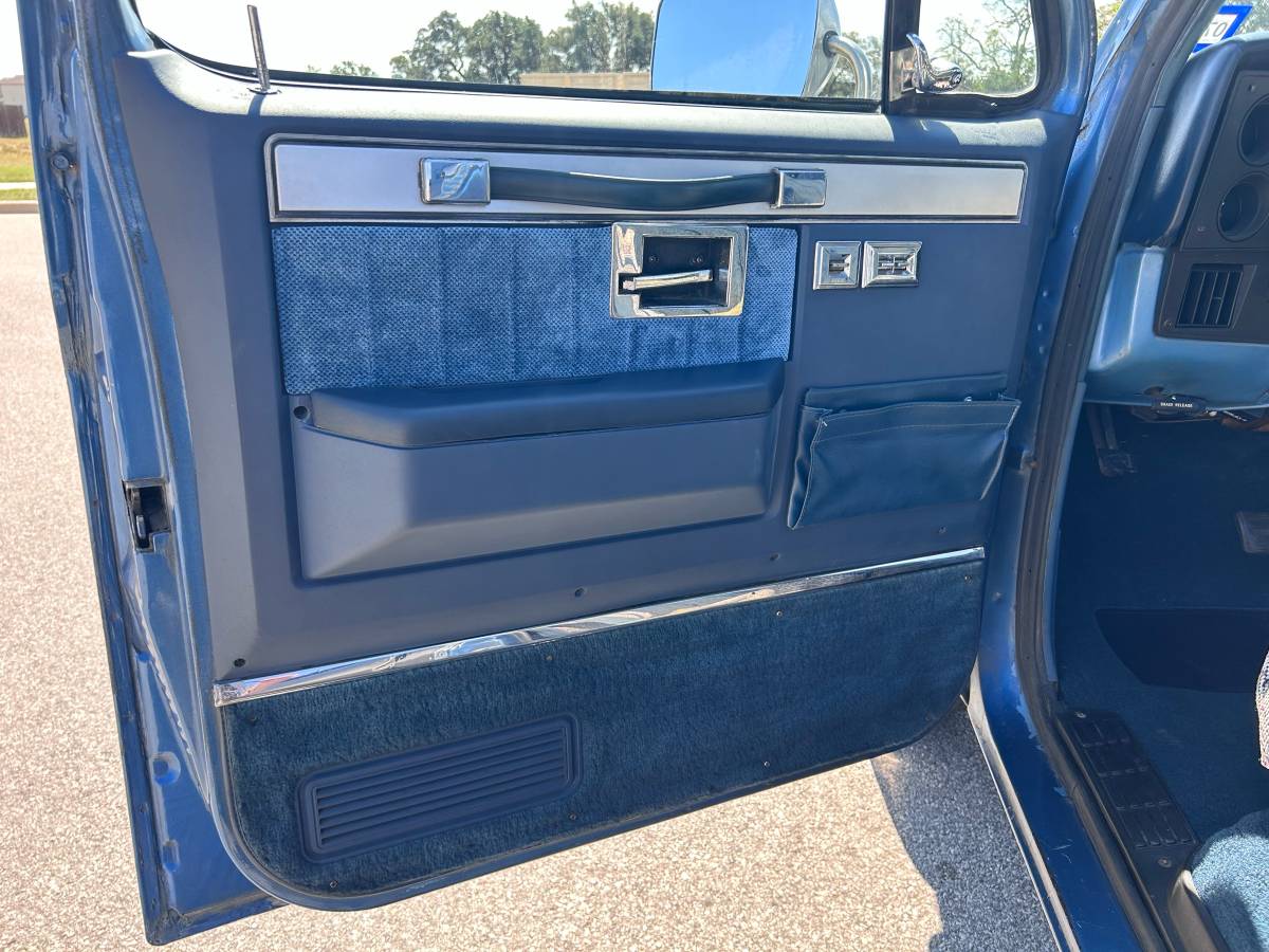 Chevy-c10-truck-1987-grey-6