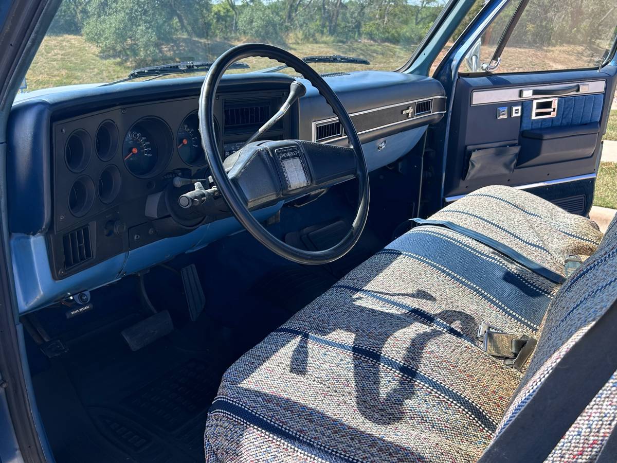 Chevy-c10-truck-1987-grey-8