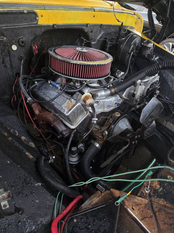 Chevy-c10-truck-custom-1963-yellow-4