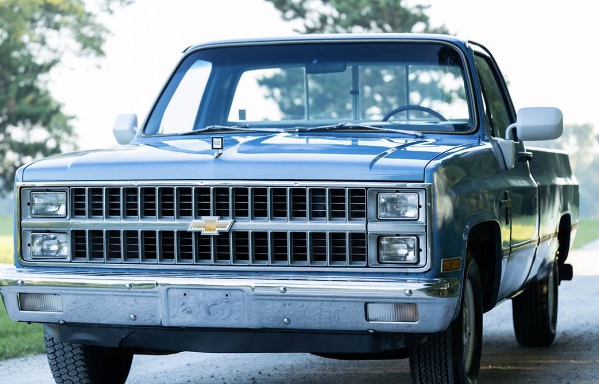 Chevy-c10-truck-diesel-1982-10