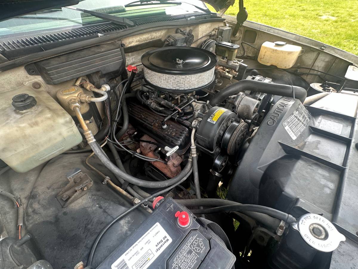 Chevy-c1500-1988-white-1