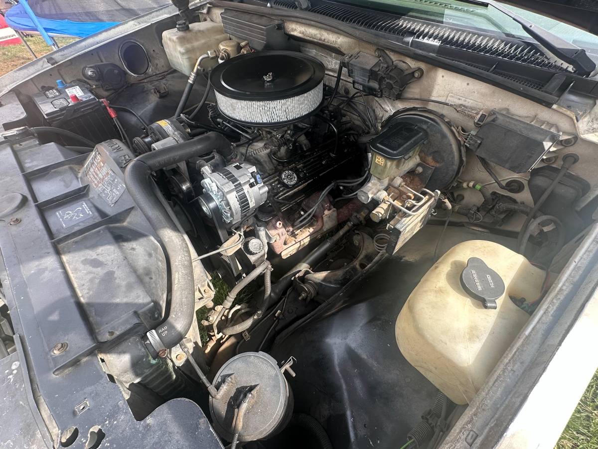 Chevy-c1500-1988-white-2