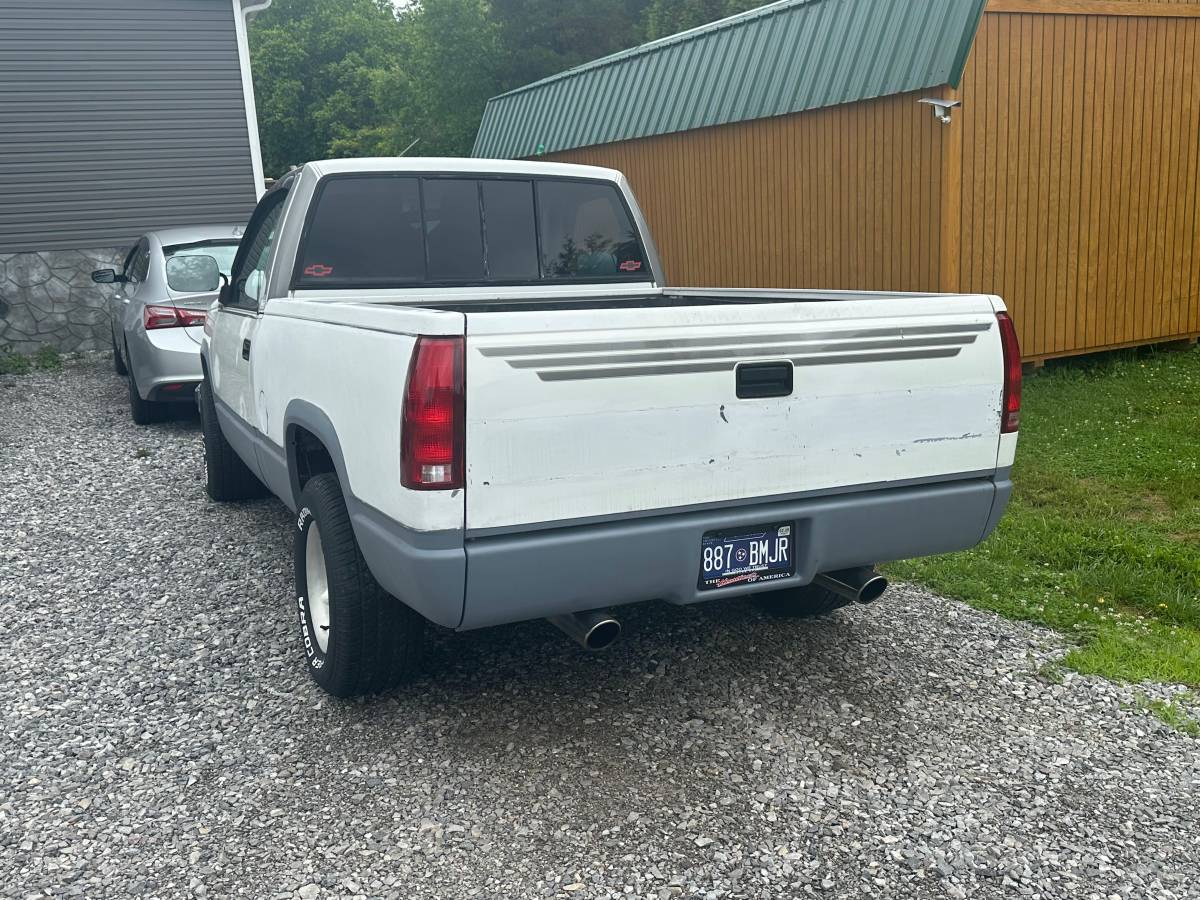 Chevy-c1500-1988-white-7