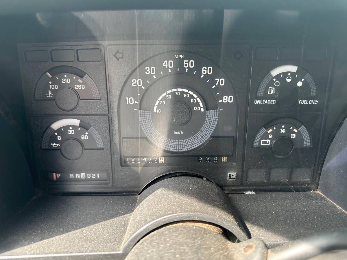 Chevy-c1500-1988-white-8