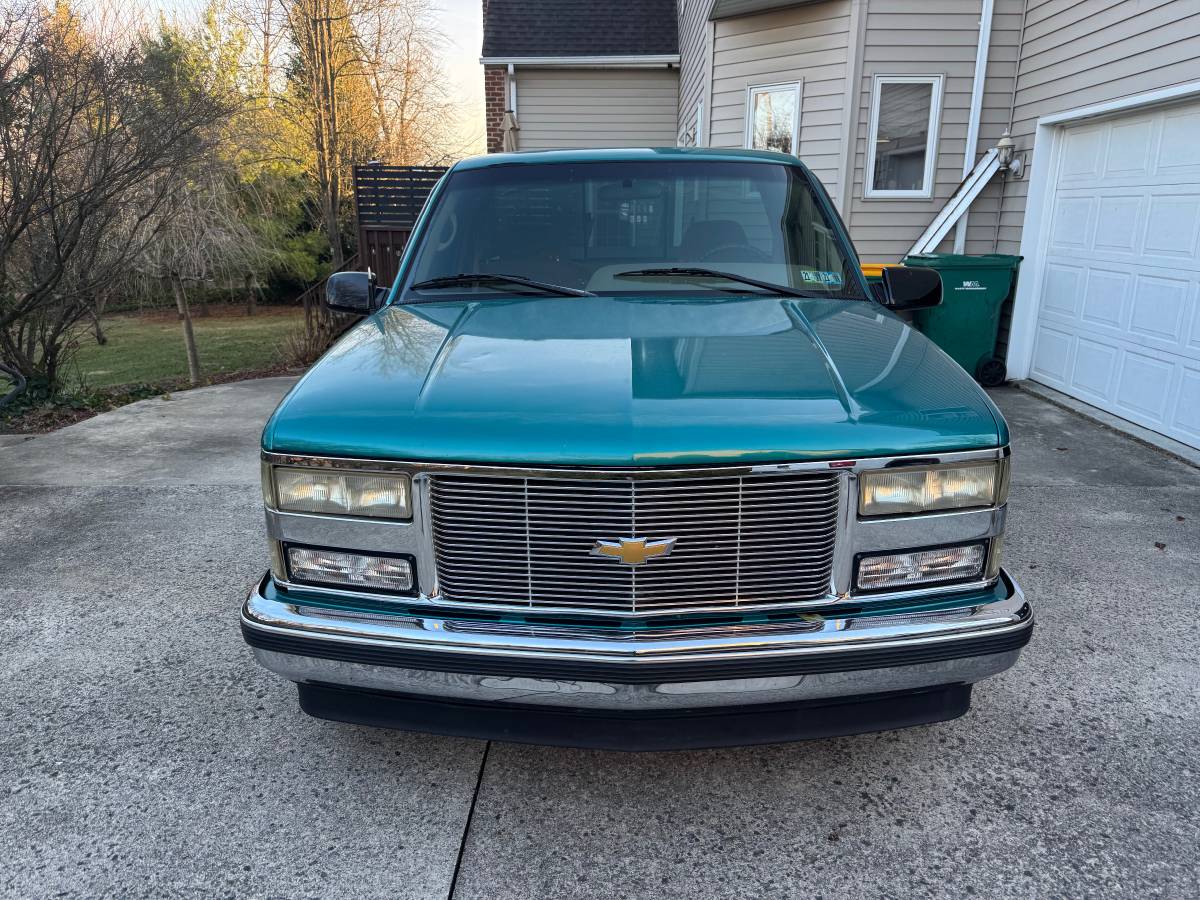 Chevy-c1500-cheyenne-1995-green-1