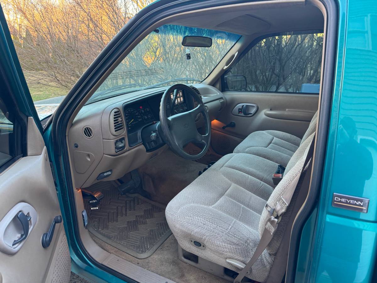 Chevy-c1500-cheyenne-1995-green-5