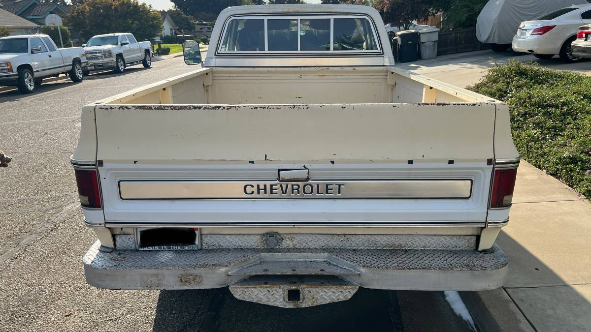 Chevy-c20-1975-white-5