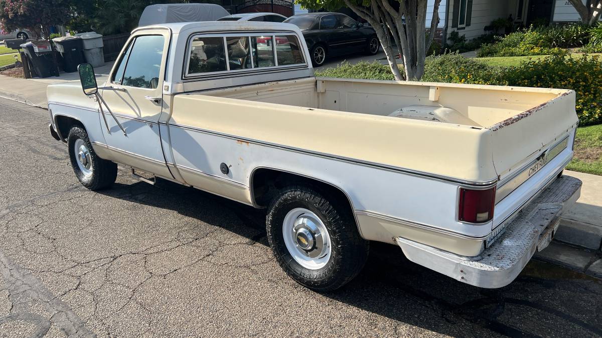Chevy-c20-1975-white-6
