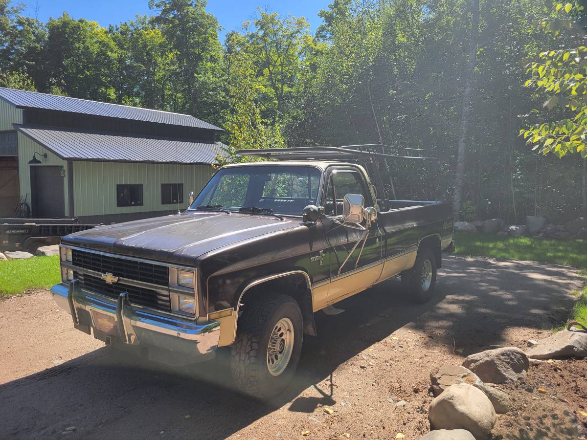 Chevy-c20-1984-brown-2