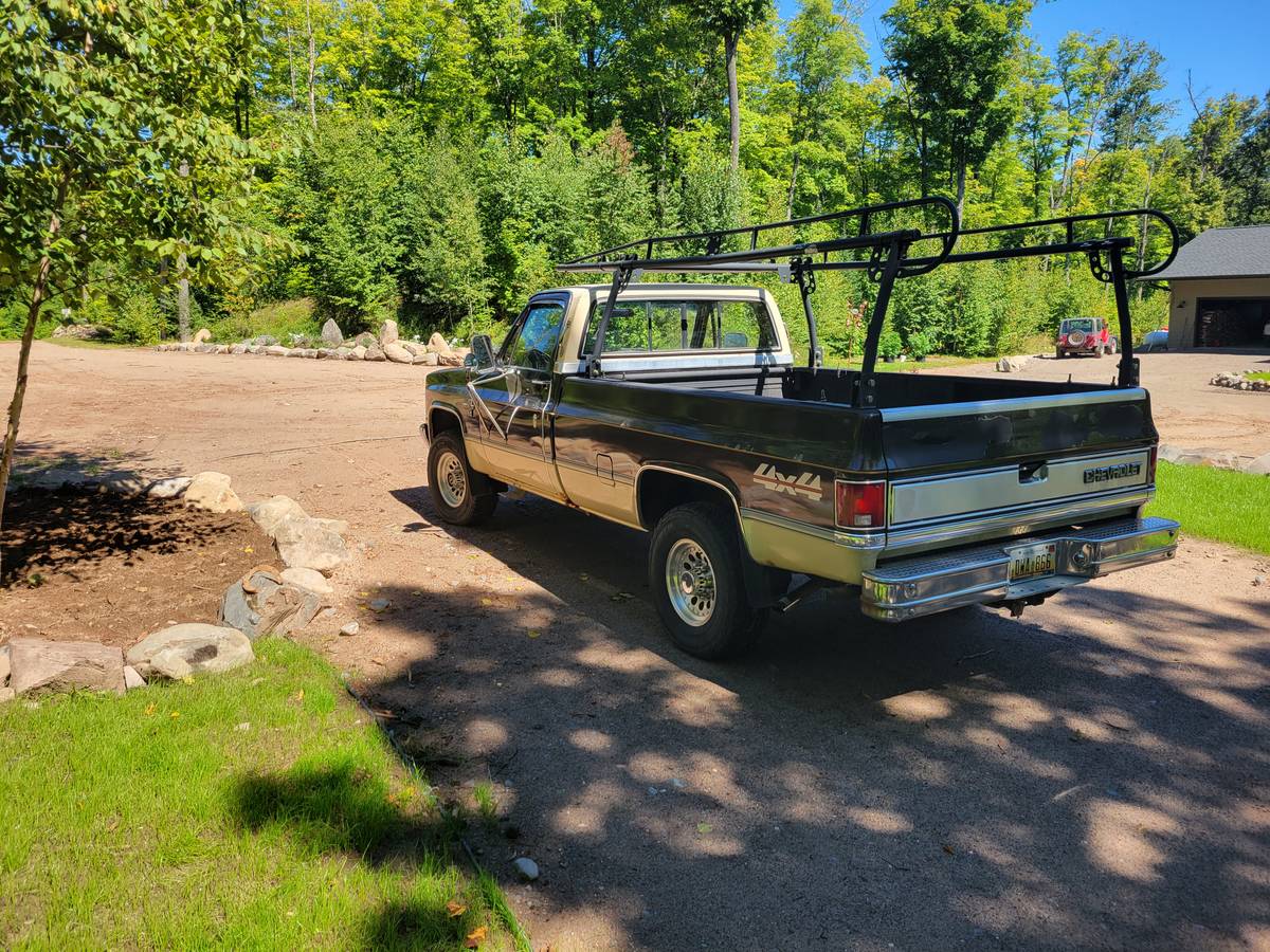 Chevy-c20-1984-brown