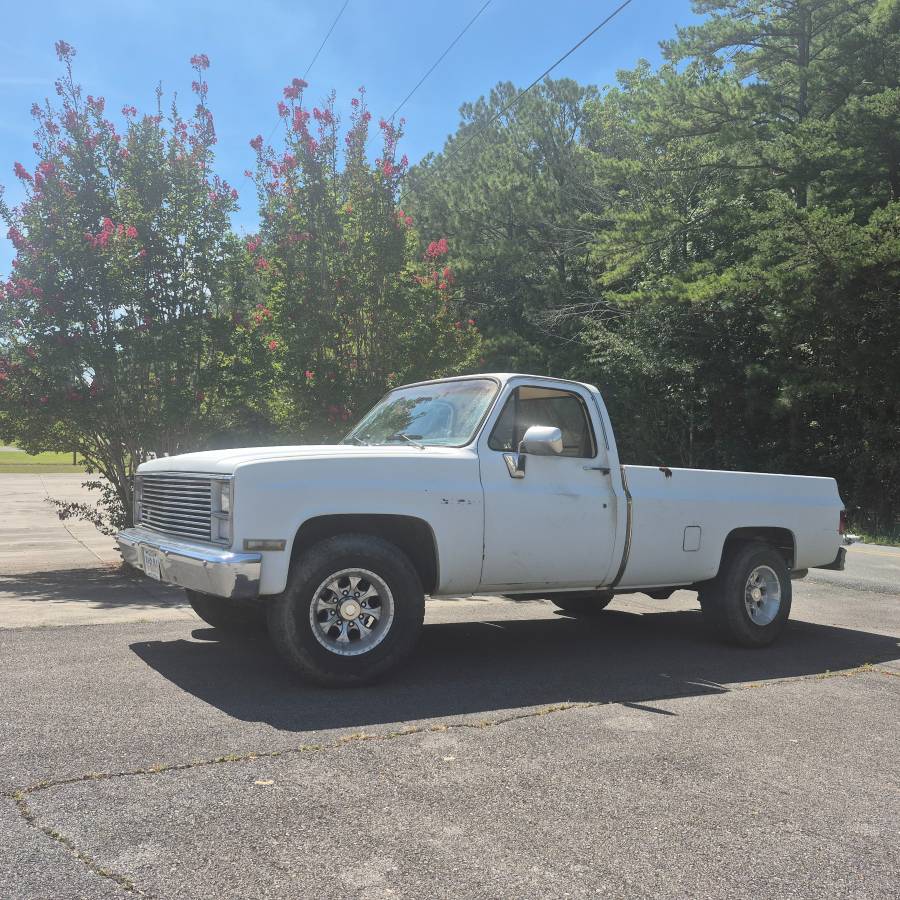 Chevy-c20-1984-white-3