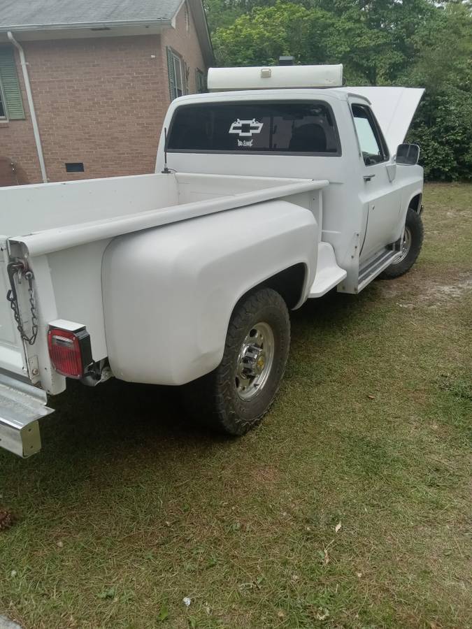 Chevy-c20-custom-deluxe-1984-white-5
