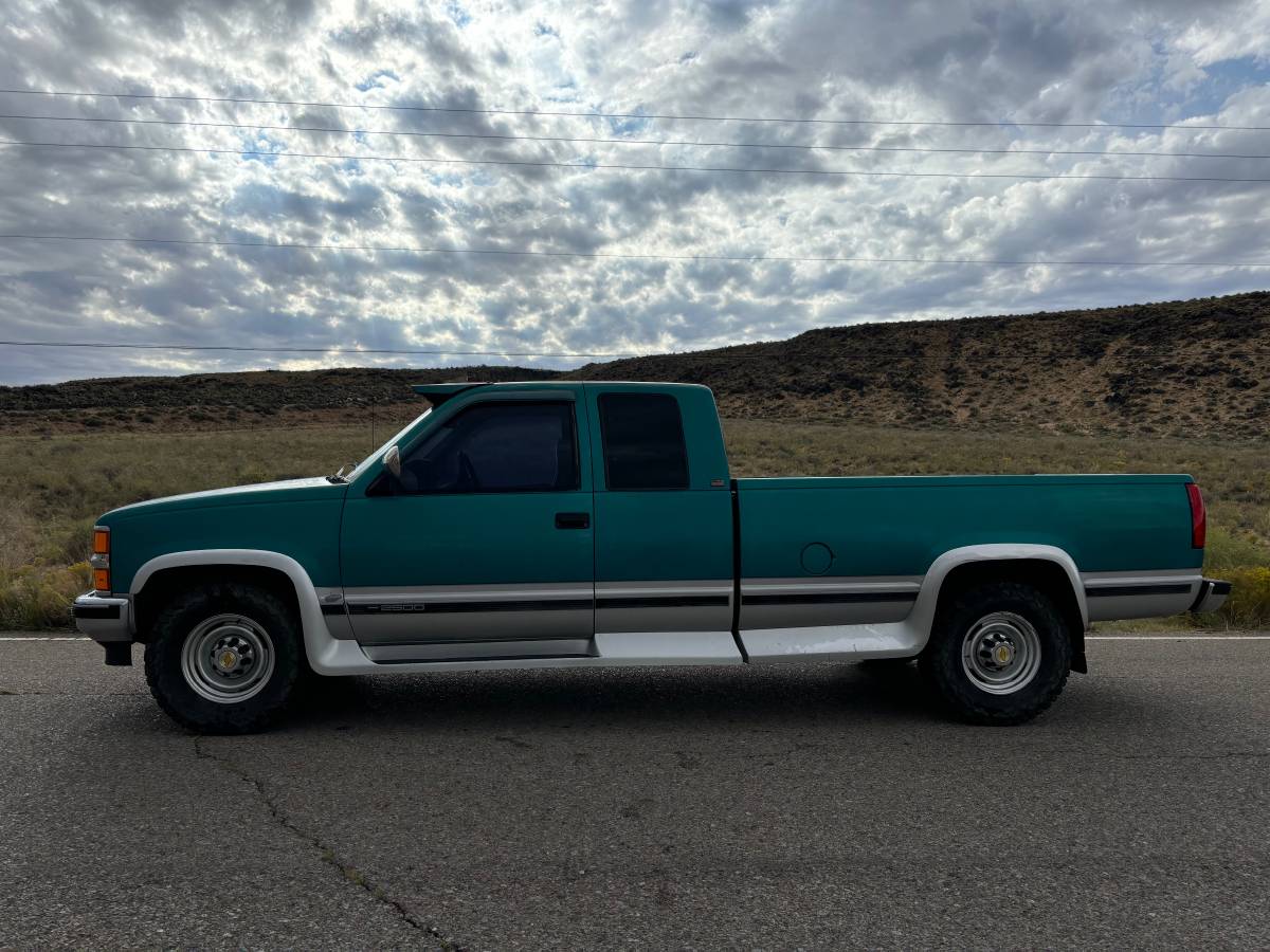 Chevy-c2500-1994-green-8