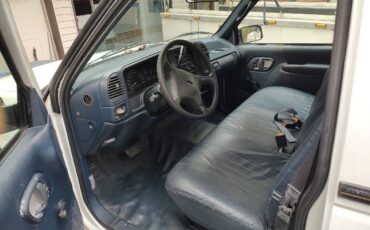 Chevy-c2500-1995-white-1