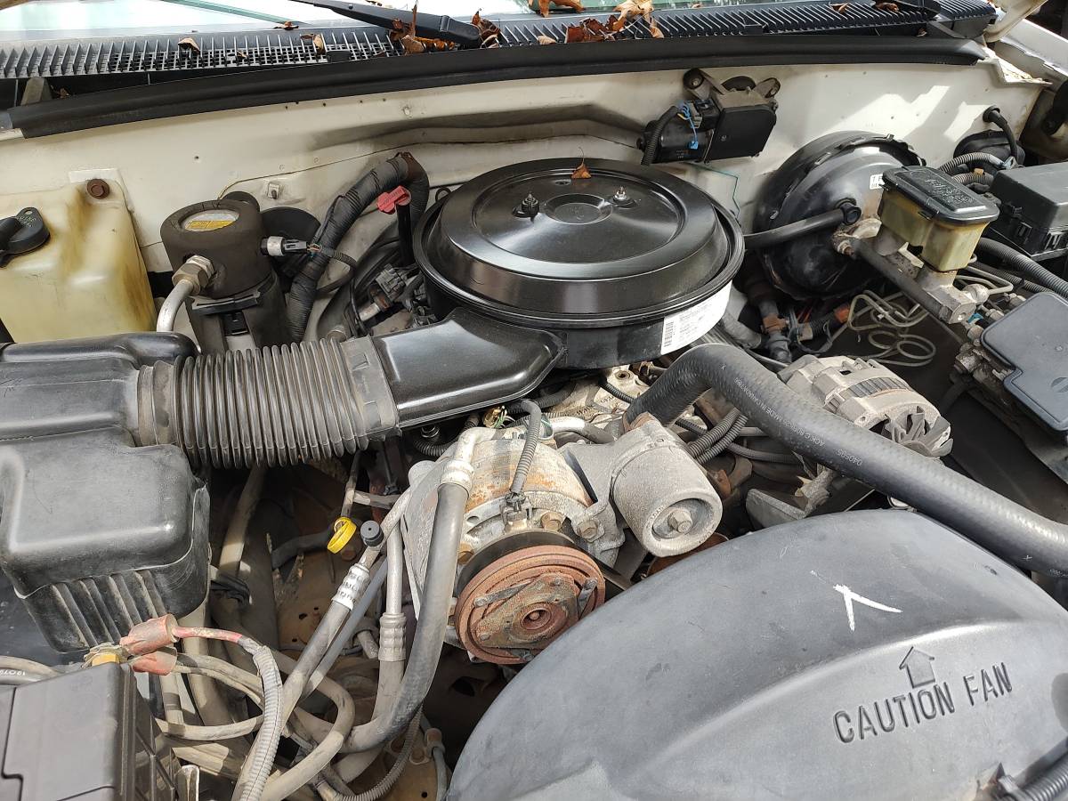 Chevy-c2500-1995-white-12