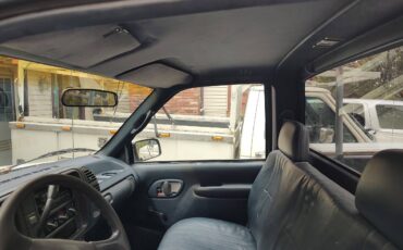 Chevy-c2500-1995-white-2