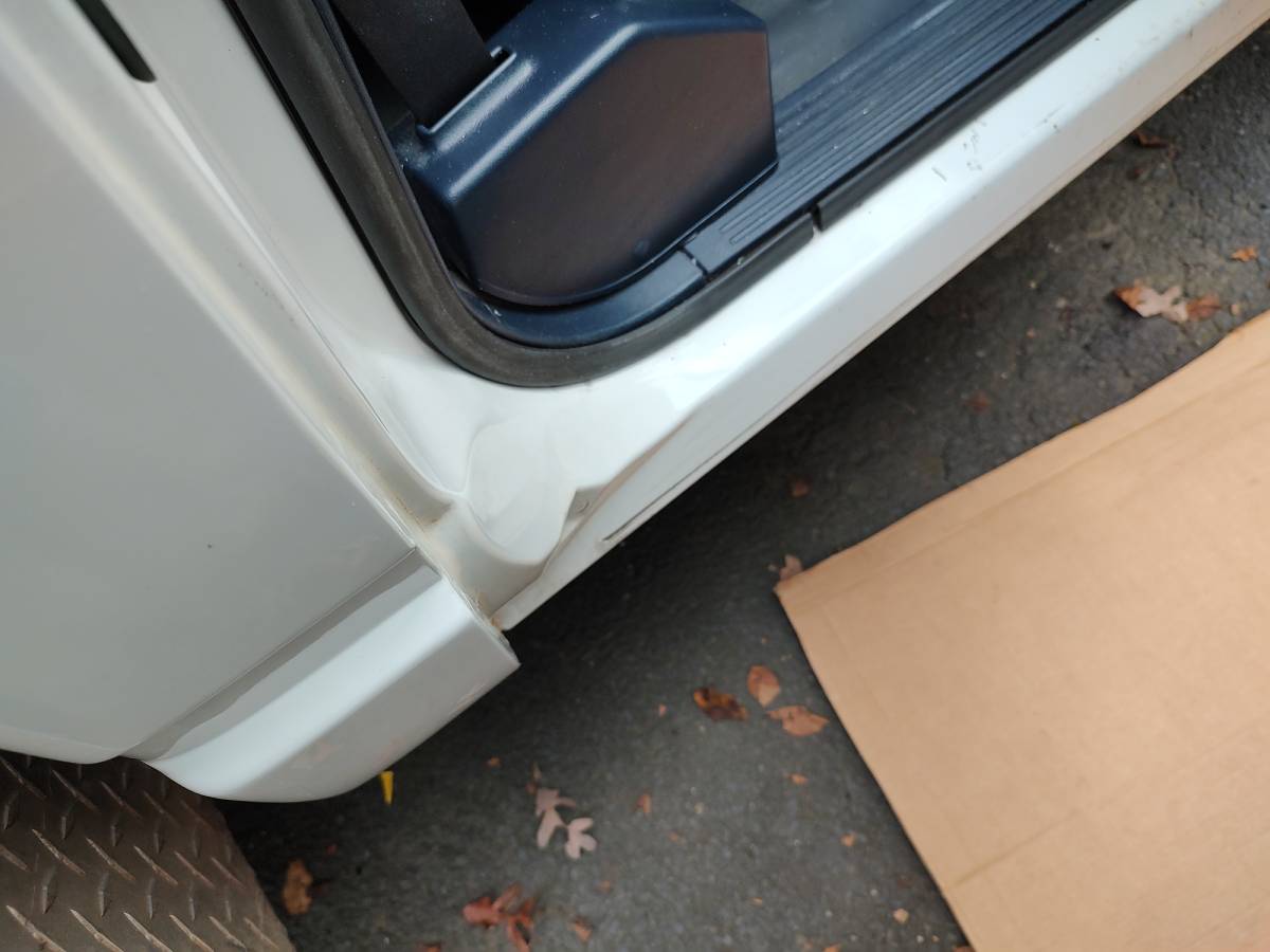 Chevy-c2500-1995-white-3